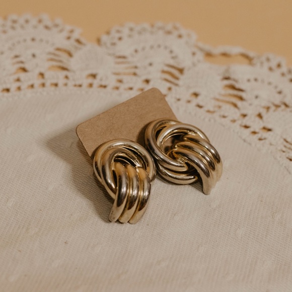 Vintage gold loop dangle earrings - Picture 2 of 3